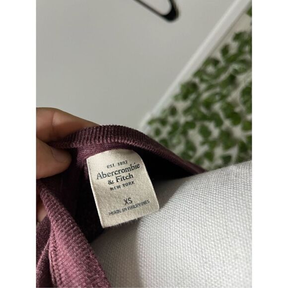 Abercrombie and Fitch 1892 Sweatshirt - Picture 4 of 5